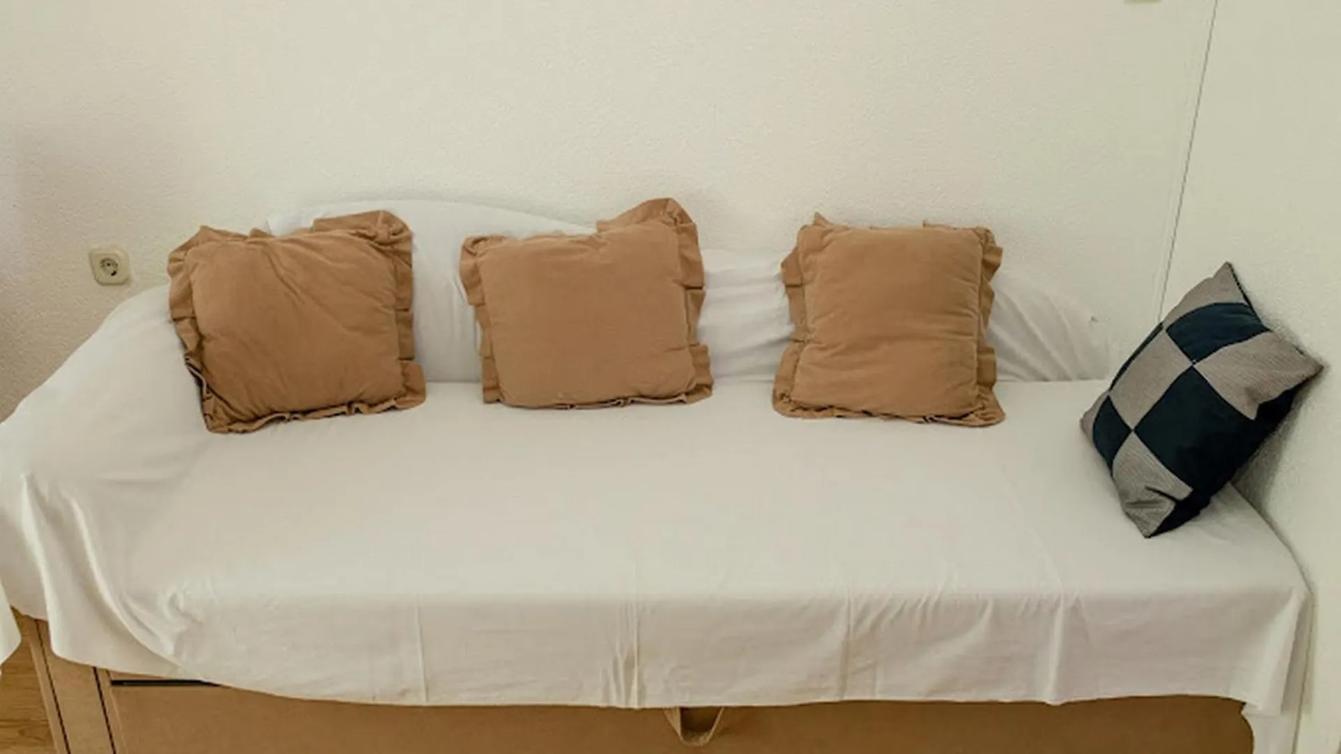Apartmani Mijatovic Lopar 0*,  Croatia